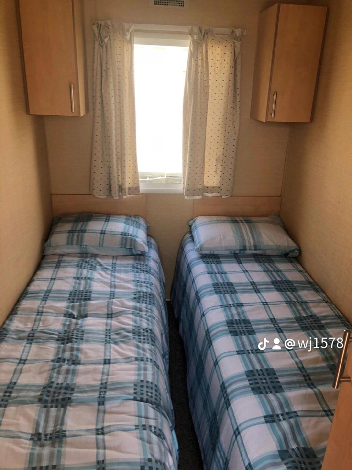 Adorable 2 Bedroom Caravan In Клактон-он-Си Экстерьер фото